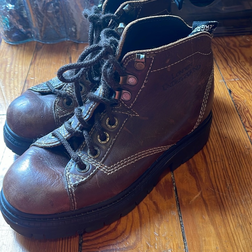 Vintage Y2K London Underground Chunky Sole Ankle Combat Boots in Brown Size 7.5